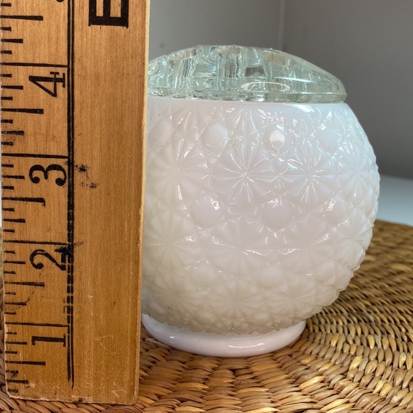 Vintage L.E. Smith White Daisy and Button White Glass Rose Bowl with Flower Frog - Picture 9 of 11